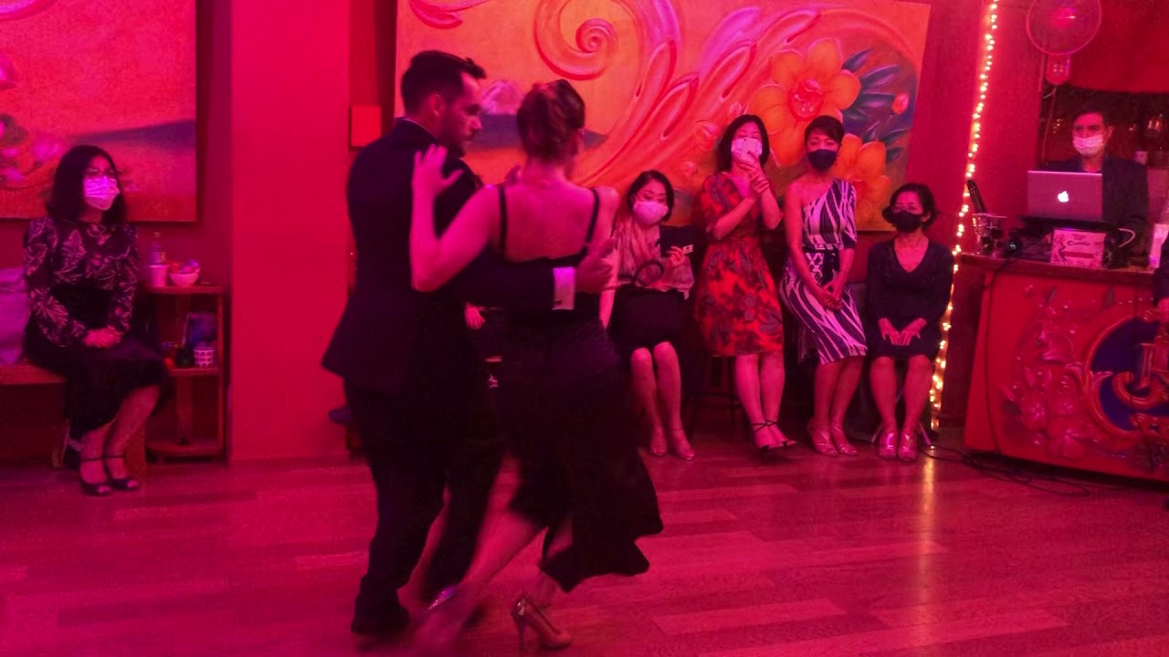 Sebastián Acosta & Laura D'Anna - Gallo Ciego