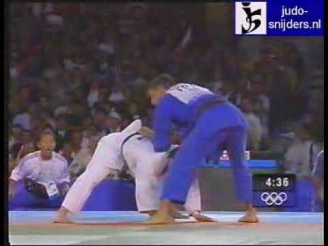Judo 2000 Sydney: Larbi Benboudaoud (FRA) - Girolamo Giovinazzo (ITA) [-66kg].