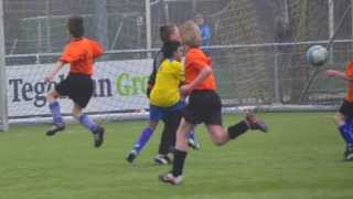 preview picture of video 'Schoolvoetbal Pijnacker 2013 Groep 6 Mariaschool B'