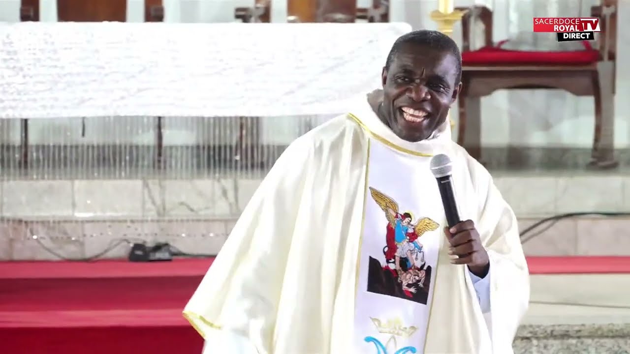 Alors, Jésus, debout, menaça les vents et la mer - Père Raoul MAMBO