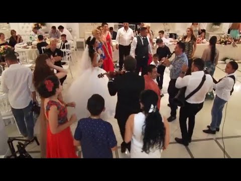 Adrian Minune si Adrian Minune JR. - Avaramu | LIVE