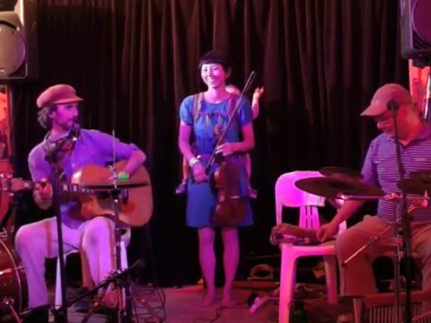 Tim Scanlan & Toshi Bodhran@ Illawarra Folk Festival 2016