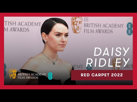 Daisy Ridley "will always be Rey" as she stuns in reused fashion | EE BAFTAs 2022 Red Carpet
