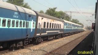 preview picture of video 'Kovai Intercity exp racing Bangalore Intercity exp'