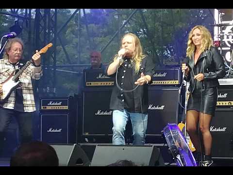 P.MOBIL + Tunyogi Bernadett : Honfoglalás - Új haza   2022.08.20.   Tabán