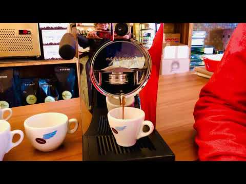 Kaffeezubereitung in der ESE Pad Maschine