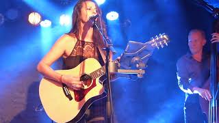 Aude Henneville : Passer l'Hiver