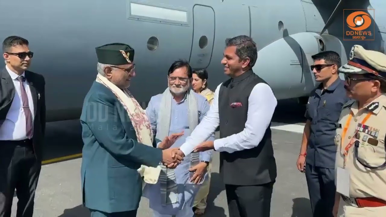 ലക്ഷദ്വീപിൽ എത്തിയ ഉപരാഷ്ട്രപതിയെ ലക്ഷദ്വീപ് അഡ്മ?