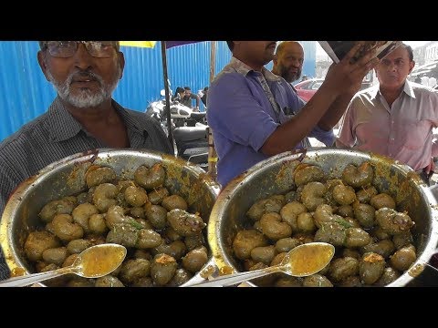 Iqbal - The famous chanawala in Mumbai Chor Bazar Mutton Street - Street Food India Video