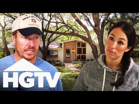 Chip & Joanna Start the "Battle of the Bedrooms" to See Who's Kids' Room Looks Best! | Fixer Upper