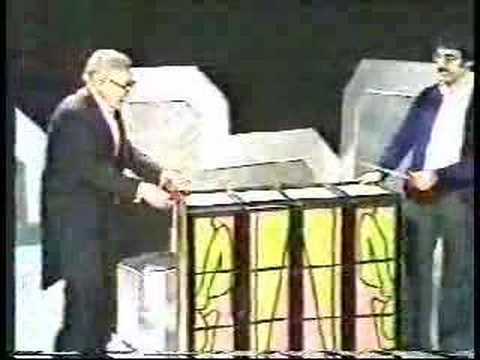 Robert Harbin performing Aztec Lady