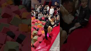 【Funny China】エチエチ🤣見えちゃう　ぱんちらトランポリン