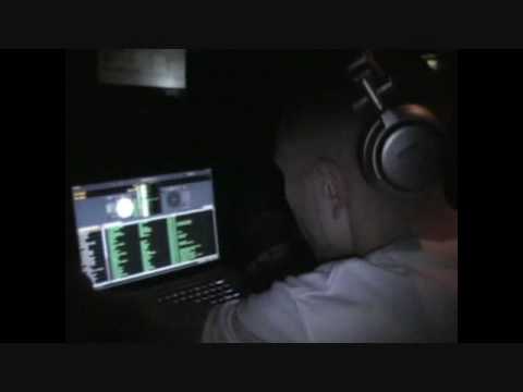 Rez Raida: Mashup Mondays Presents GITTIN BIZZY