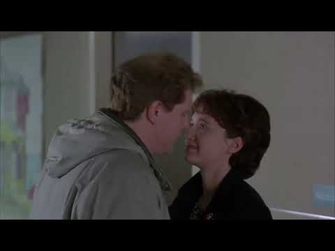 Beautiful Girls trailer shot of reunion atmosphere and dancing crowd