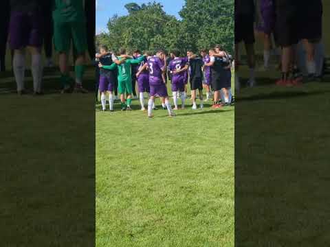 Team von Tennis Borussia Berlin Bilder nach 4:1 gegen BAK einen Kreis #football #berlin #sports