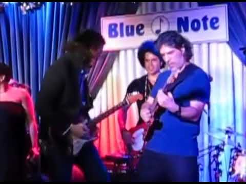 John Mayer joins Chris Botti on stage Live at the Blue Note 2011 (Amazing Guitar Jam w/ Band)