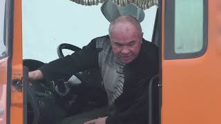 Не Автомобільна вулиця, а «бульдозерна»: мешканці Пісочина просять відремонтувати розбиту дорогу