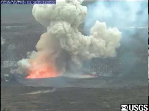 Amazing View of Kilauea Volcano Wall Collapse 05/03/2015