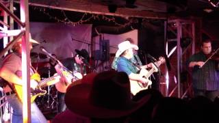 &quot;Bubba Shot the Jukebox&quot; by Mark Chesnutt Live