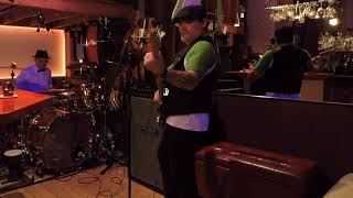 No More Cryin of Steve Perry cover by ManSkintapes