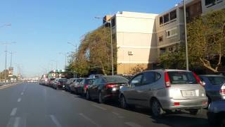 preview picture of video 'طابور طويل مزدوج لأجل الوقود في طرابلس'