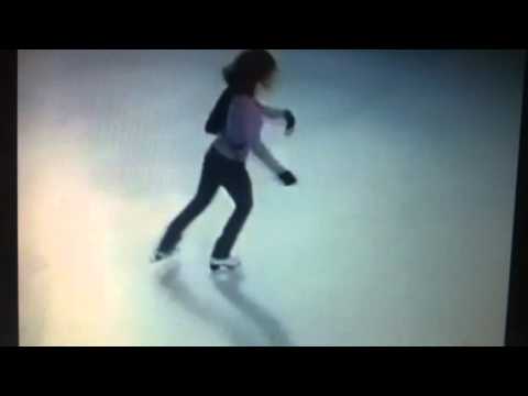 download lagu mp3 mp4 Sarah Michelle Gellar Ice Skating, download lagu Sarah Michelle Gellar Ice Skating gratis, unduh video klip Sarah Michelle Gellar Ice Skating