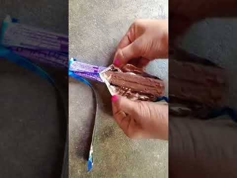 Cadbury perk chocolate review 🍫 5rs so delicious 😋😋 #short #chocolate