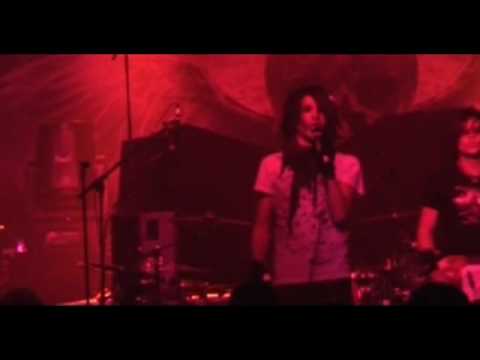 Videoclip de To Love Her on Knees — Lacrimas Profundere