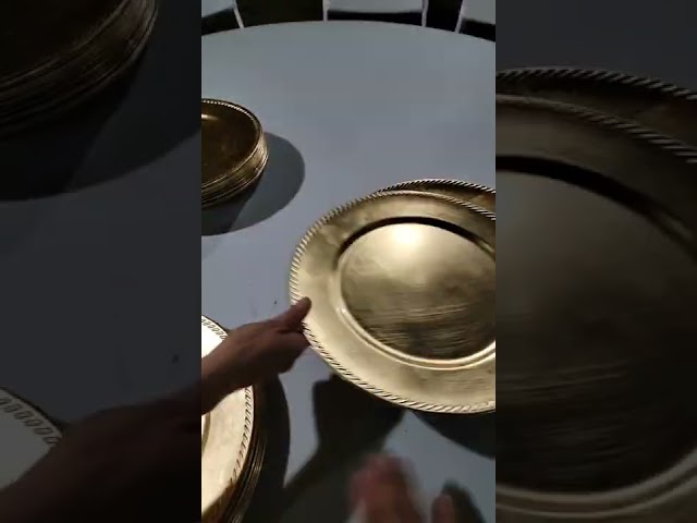 Vídeo relacionado con Vajilla para fiesta de castillo de hielo, fiesta de cumpleaños de castillo de hielo, incluye vasos, platos, servilletas, manteles, adecuado para fiestas de cumpleaños infantiles