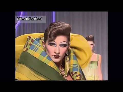 Christian Dior Fall Winter 2004 - backstage x2, full show x2