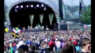 Super Furry Animals - Golden Retriever (live at Glastonbury)
