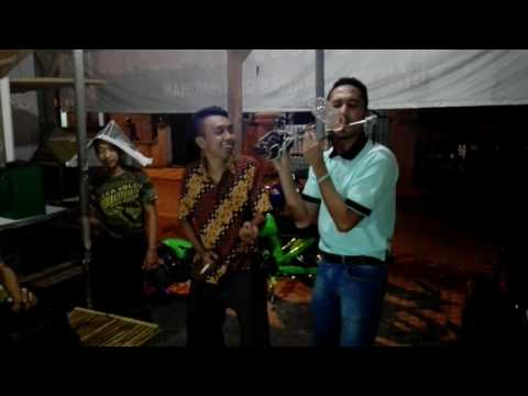 download lagu mp3 mp4 Lagu Dangdut Boy Family, download lagu Lagu Dangdut Boy Family gratis, unduh video klip Lagu Dangdut Boy Family