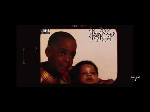 Nassy Nina ft. Clizzy LMG - Lay On A Opp (Official Music Video)