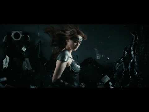 Queen Maeve save kids by stopping a truck - The Boys