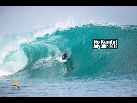 Big waves at No Kandui