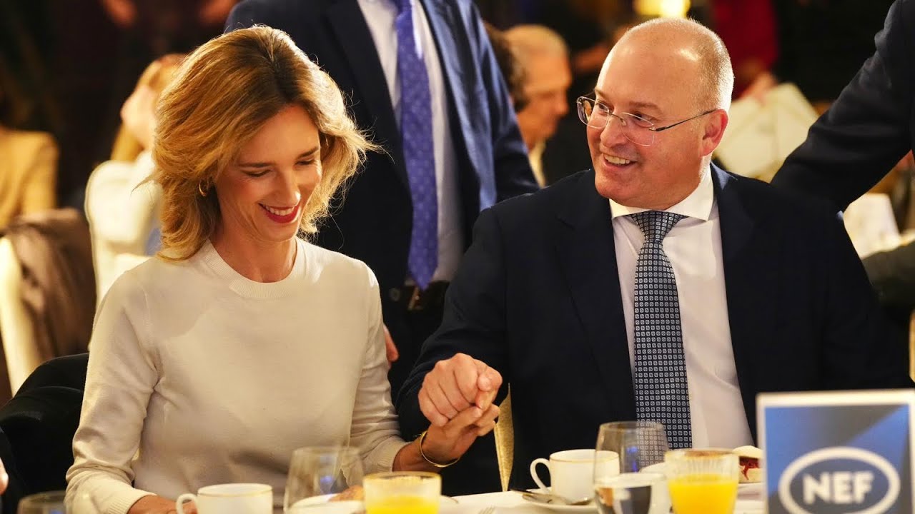 Sánchez quiere gobernar sin el Parlamento y dictar sentencias: tres poderes en uno. Eso es dictadura