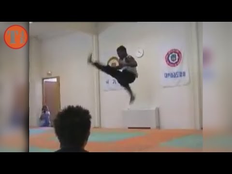 CAPOEIRA VS. TAEKWONDO   -AMAZING TRICKS-.