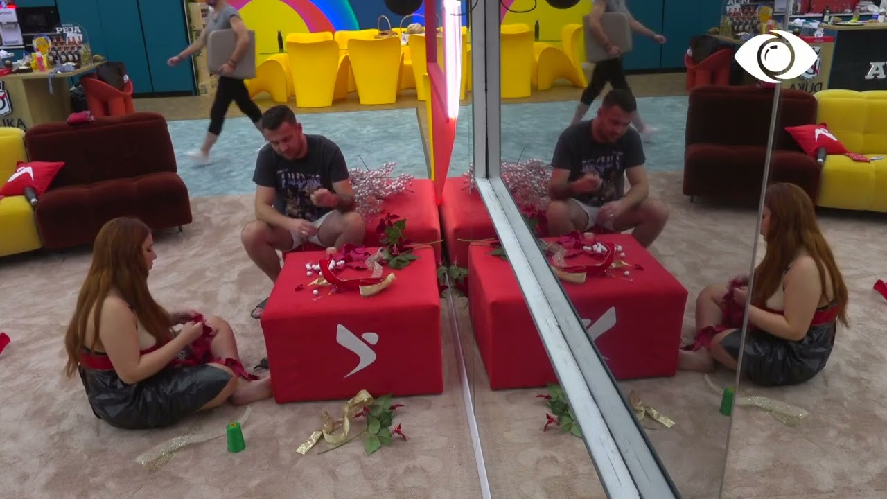 Komenti i Luizit, Tea: E sheh që je përvers?!