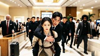 大力女隨手救下的男人竟是權勢滔天的總裁，5年後總裁重金懸賞尋找她，卻在街頭看到她帶著2個孩子賣藝時一眼認出了她！#短劇 #短劇全集 #短劇推薦 #drama #逆襲 #甜寵 #愛情