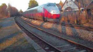 preview picture of video 'NSB regional class 73b  in Norway 2009_0001.wmv'