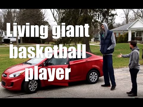 Robert Bobroczkyi Tallest basketball player in the world