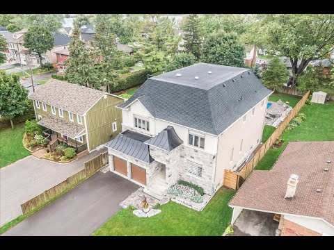 Victoria Dann Presents 810 Douglas Avenue, Pickering