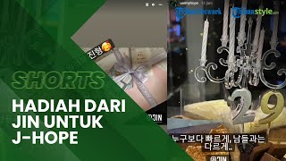 Jin BTS Banjiri J-Hope dengan Hadiah Ultah Bernilai Fantastis, Mulai dari Buah hingga Kue Mahal