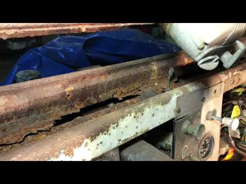 Rusty Bulkhead Look at Dash Top Interior Land Rover Series 2A restoration 2.25L Part 19