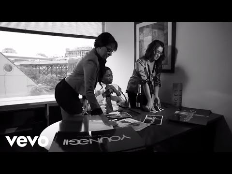 Young Gii - Champagne Campaign