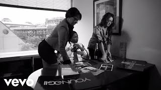 Young Gii - Champagne Campaign