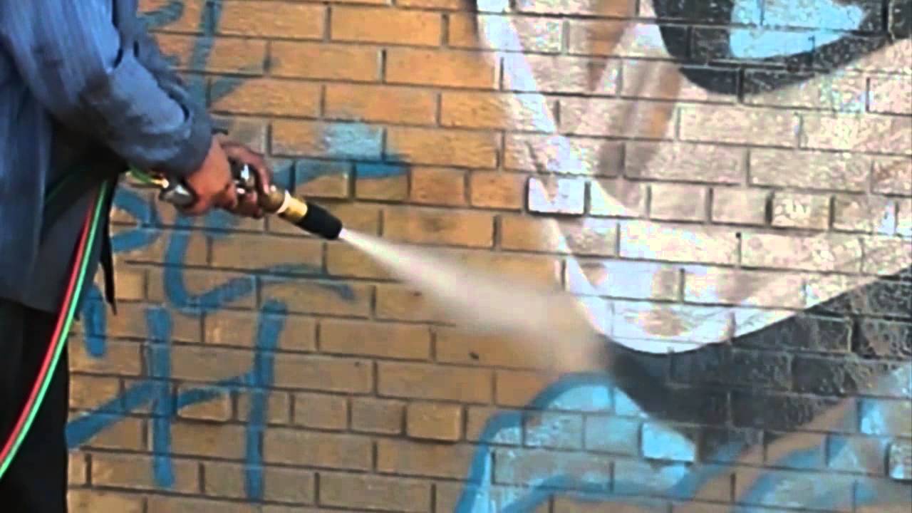 Soda Blasting VS Dustless Blasting for Graffiti Removal