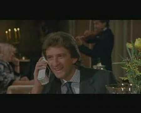 YUPPIES 2(1986)E.Greggio-Scena Ristorante con telefonata