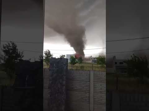 GRAN REMOLINO SORPRENDIÓ A LOS HABITANTES DE CARCARAÑA,SANTA FE #fenomenos