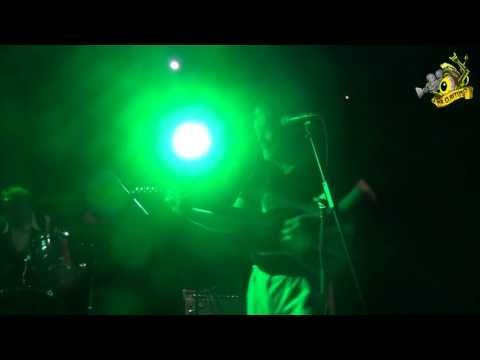 ▲Restless - Long black shiny car - Centrale Rock Pub (October 2013)